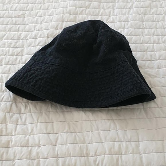 Bucket hat - Picture 1 of 2